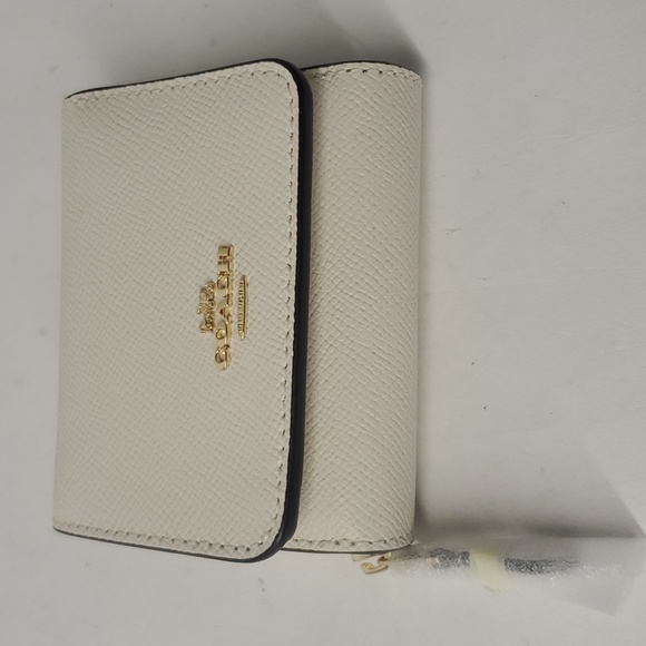 Coach 37968 Leather Small Trifold Wallet Gold/Chalk (Firm Price) - Picture 5 of 16